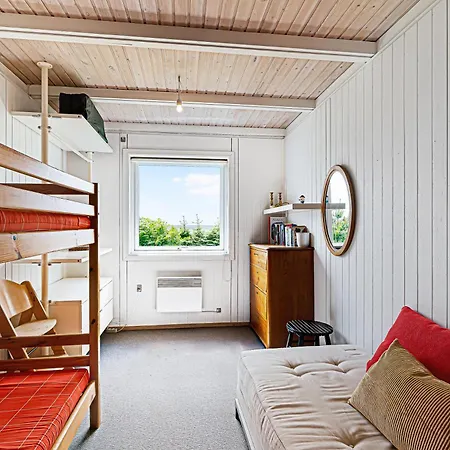 Beautiful With Stunning Views Of Bay *