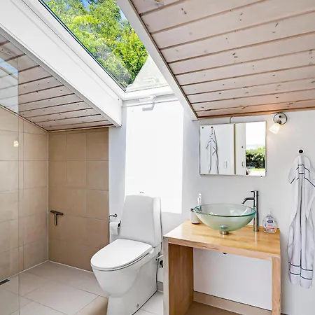 Beautiful With Stunning Views Of Bay